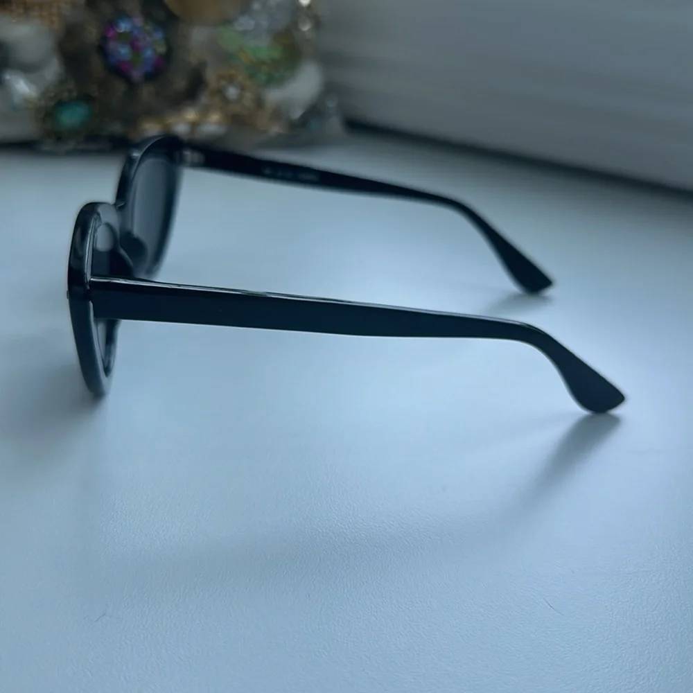 Vintage Black cat eye sunglasses